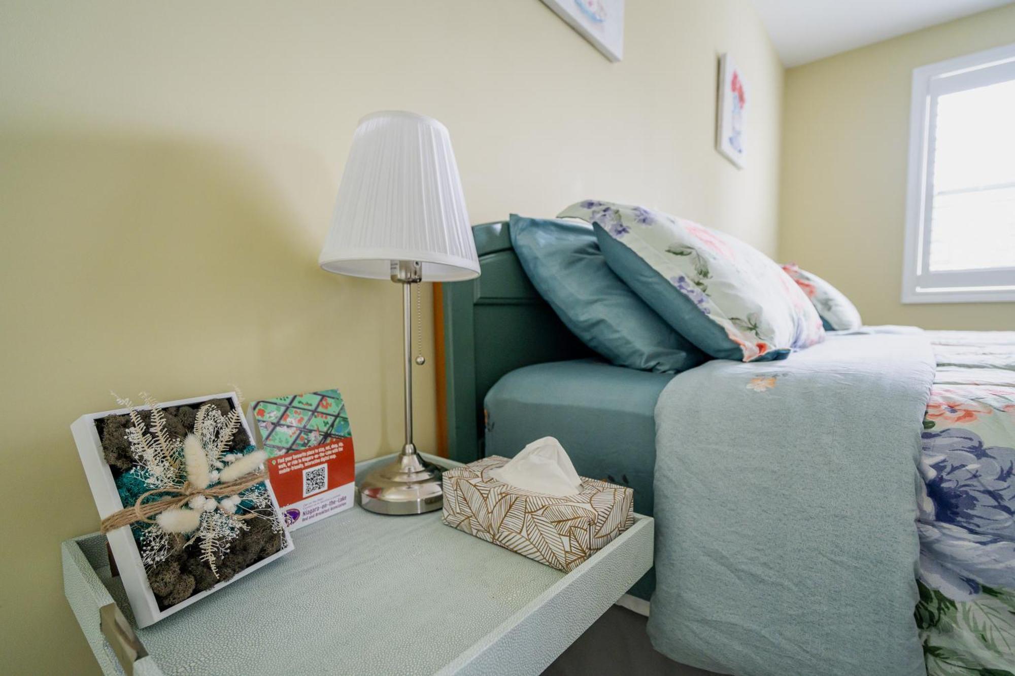 Old Town Country Landing Bed and Breakfast Niagara-on-the-Lake Eksteriør billede